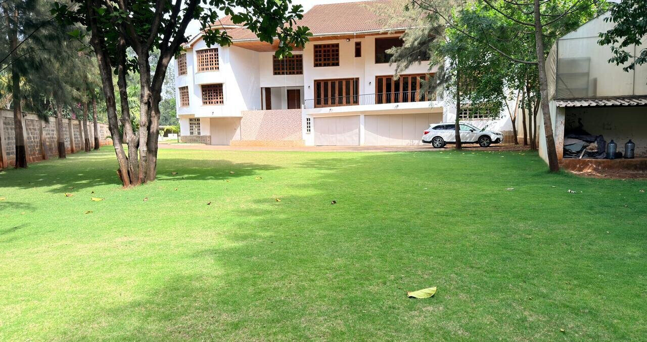 Luxury 5BR Ambassadorial Villa