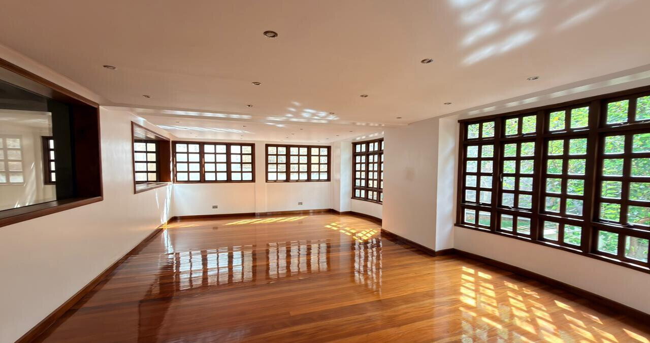 Luxury 5BR Ambassadorial Villa