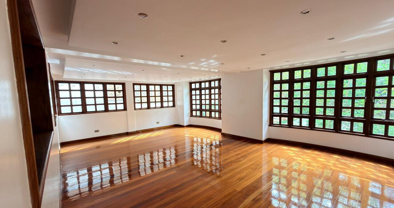 Luxury 5BR Ambassadorial Villa