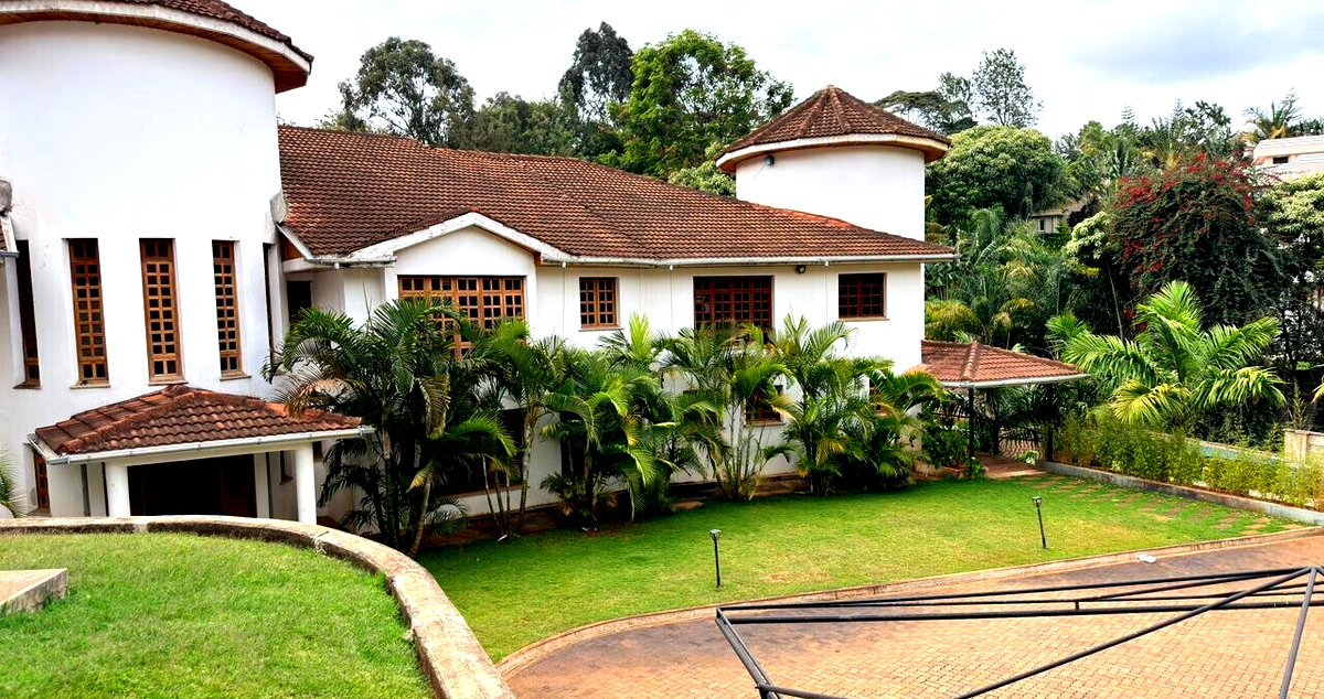 Luxury 5BR Ambassadorial Villa