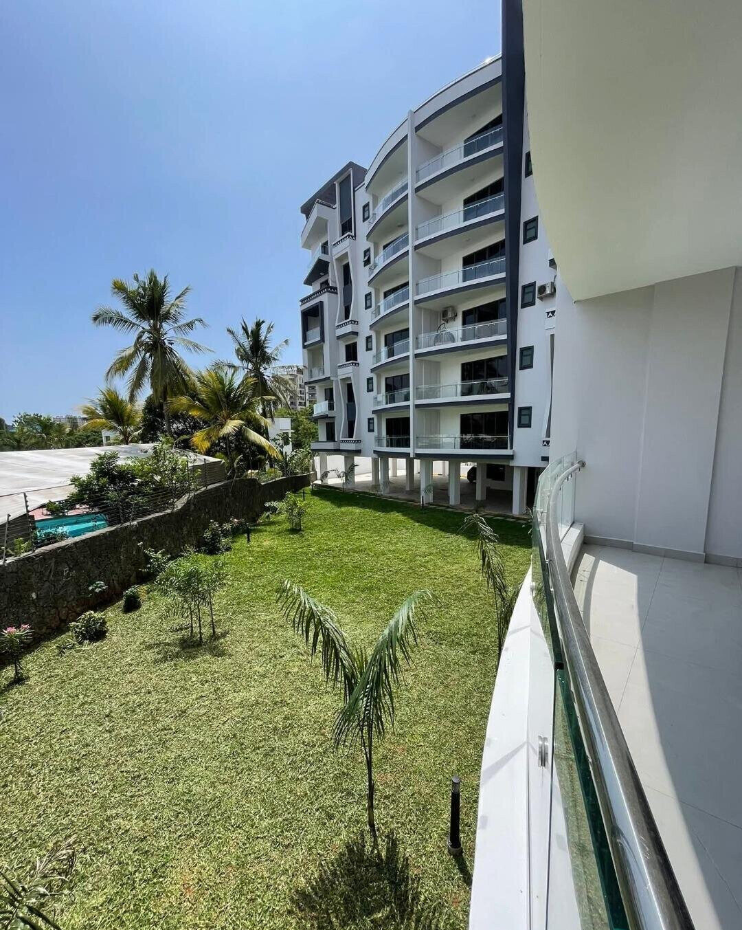 3BR All-Ensuite Apartment with Gym & Pool - Nyali