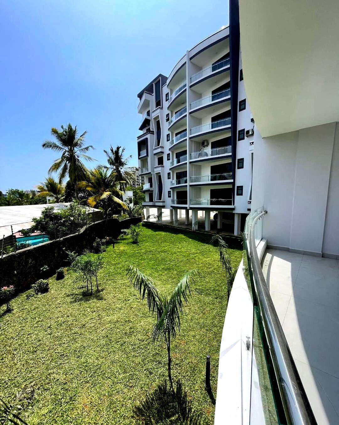 3BR All-Ensuite Apartment with Gym & Pool - Nyali