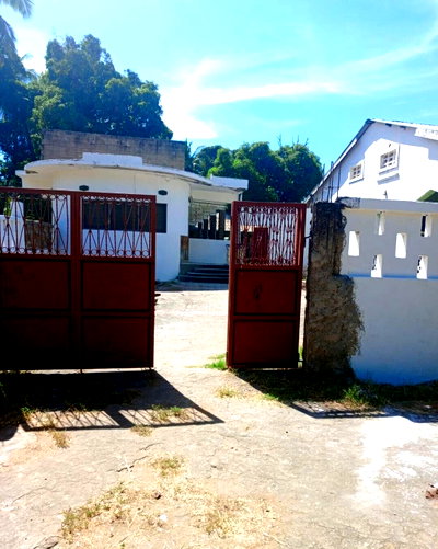2.5-Acre Commercial Hub with Parking - Malindi