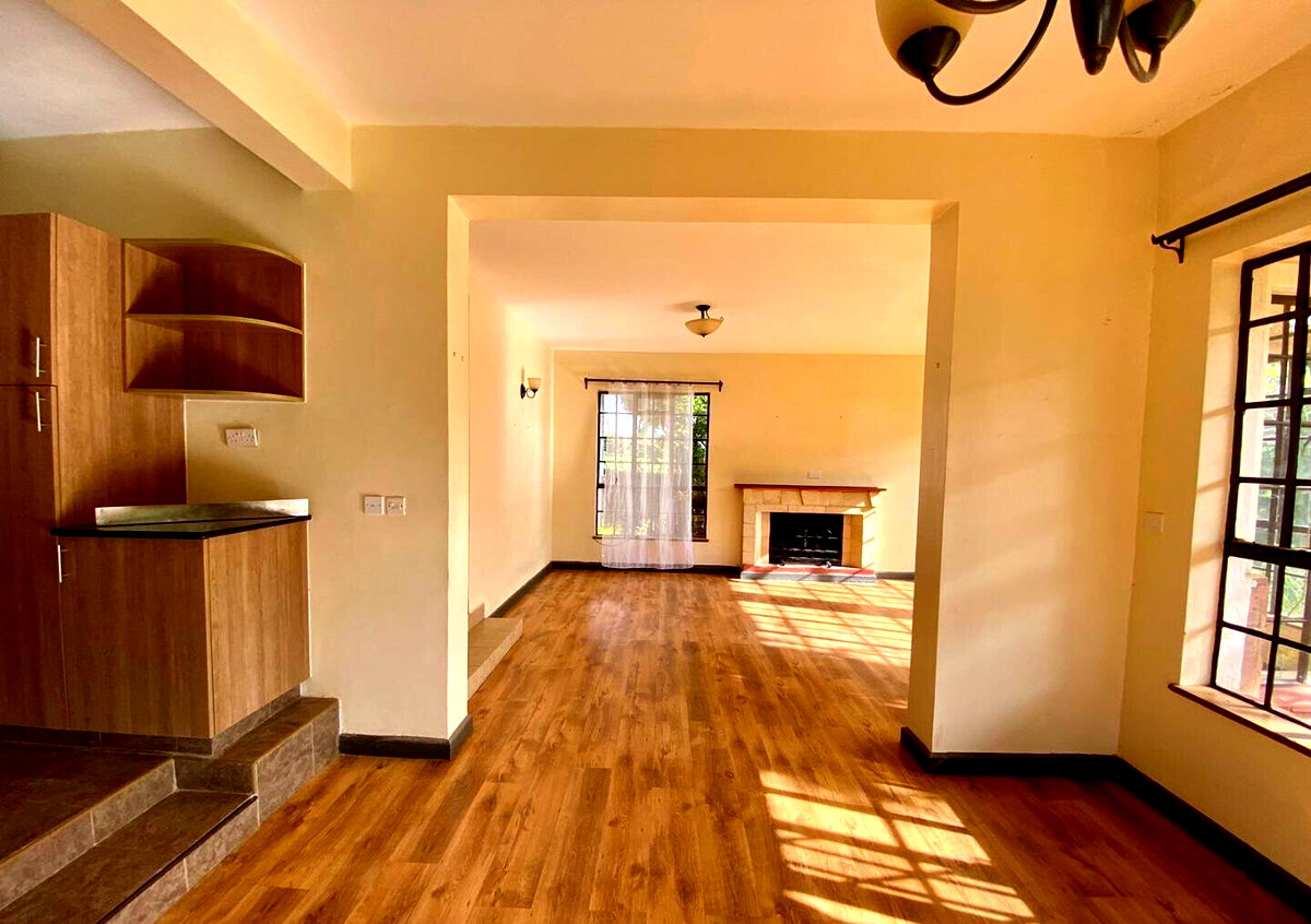 4BR Townhouse with DSQ & Shared Pool – Redhill Gated Community