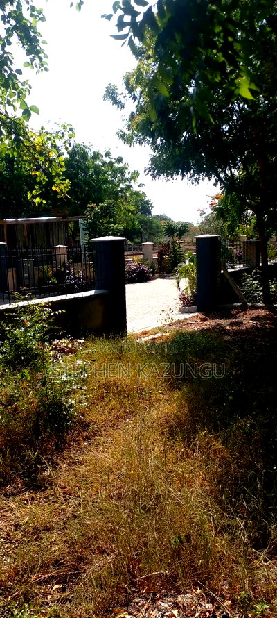 On Sale 1/2 Acre Beach Plot With House in It. - Image 7