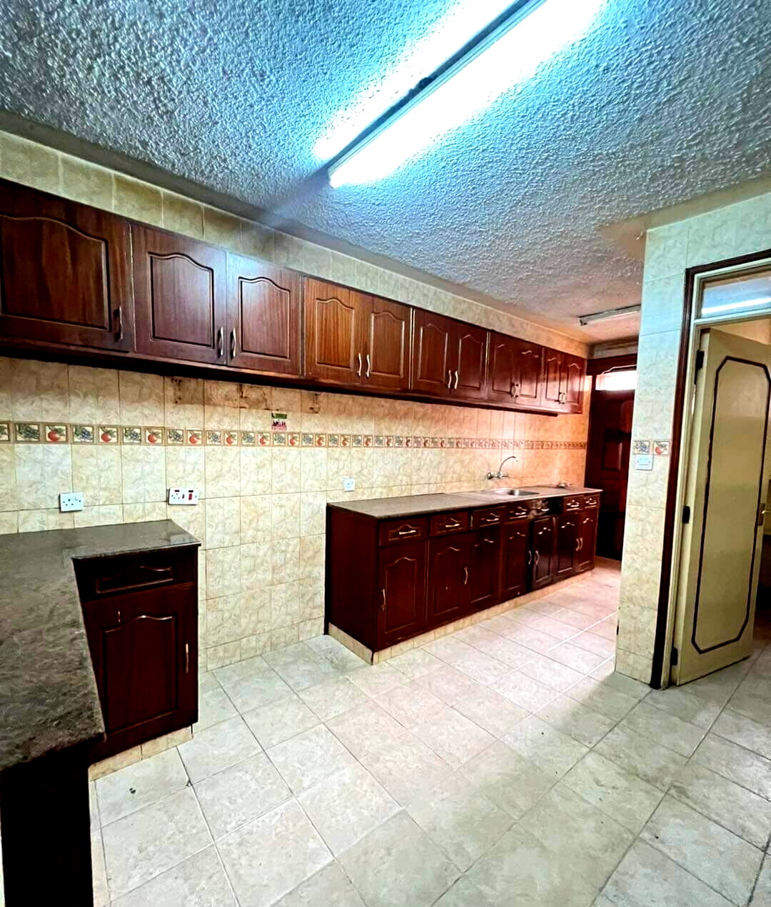 Spacious 4BR Maisonette with DSQ & Water Storage - Kileleshwa