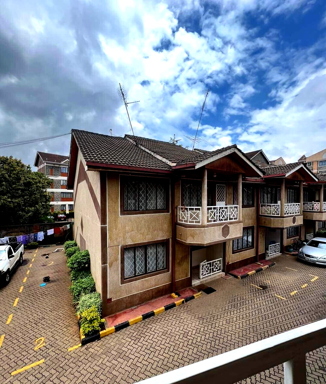 Spacious 4BR Maisonette with DSQ & Water Storage - Kileleshwa