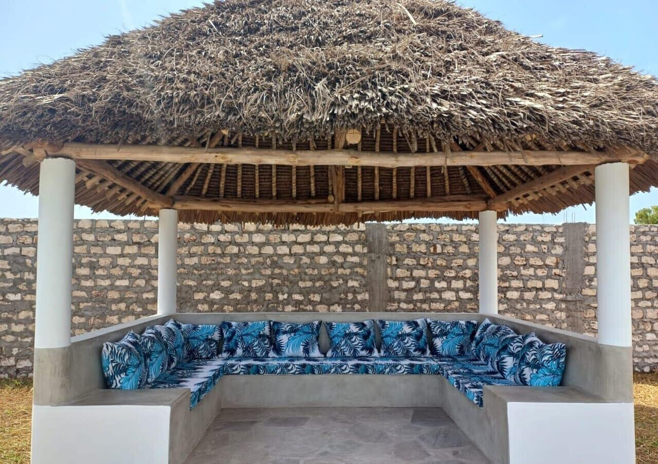 2BR Villa with Large Dining & Kitchen on Half-Acre – Watamu