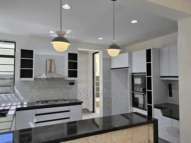 4bdrm Maisonette in Membley Estate for rent