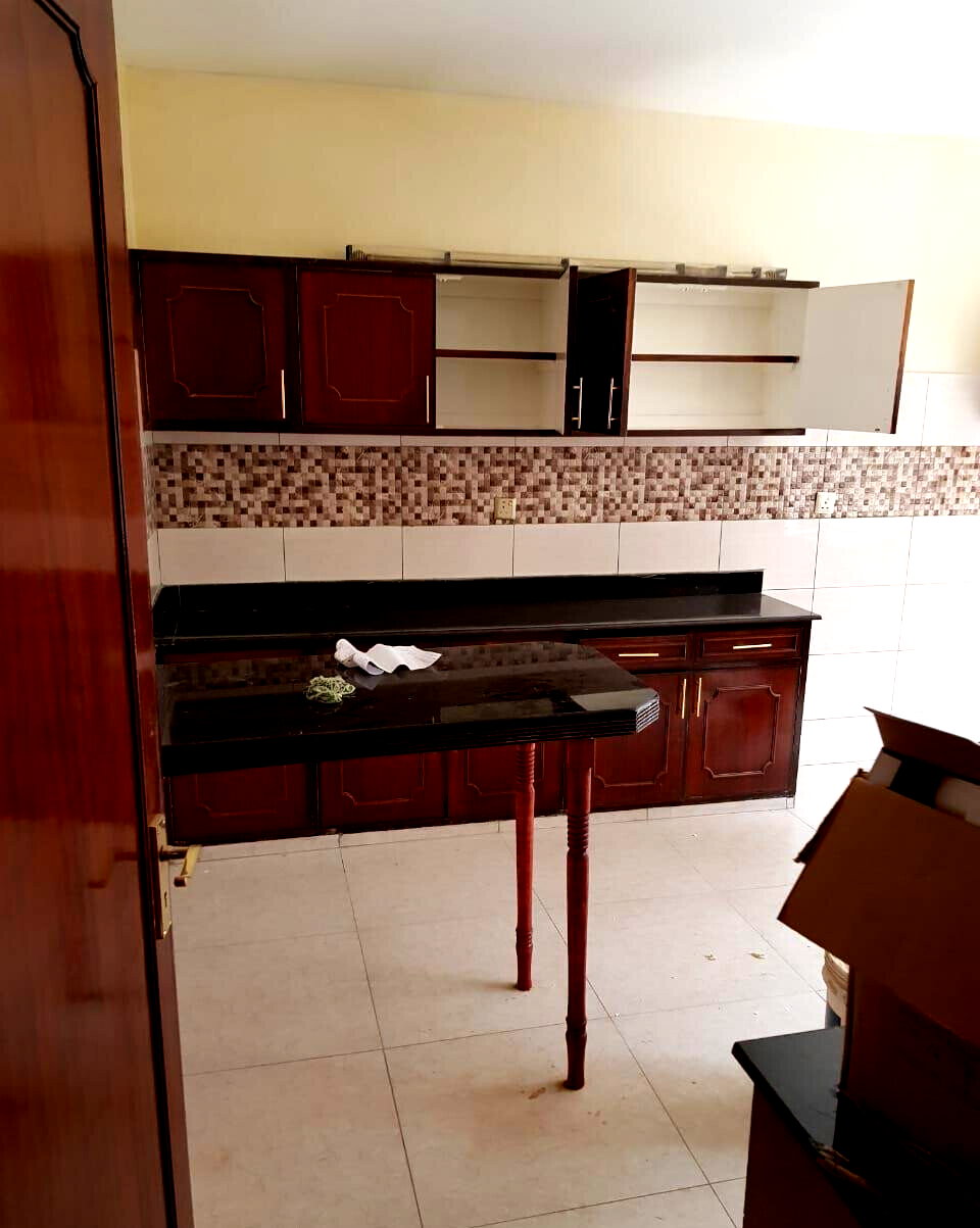 4BR Townhouse with Mature Garden & DSQ - Westlands