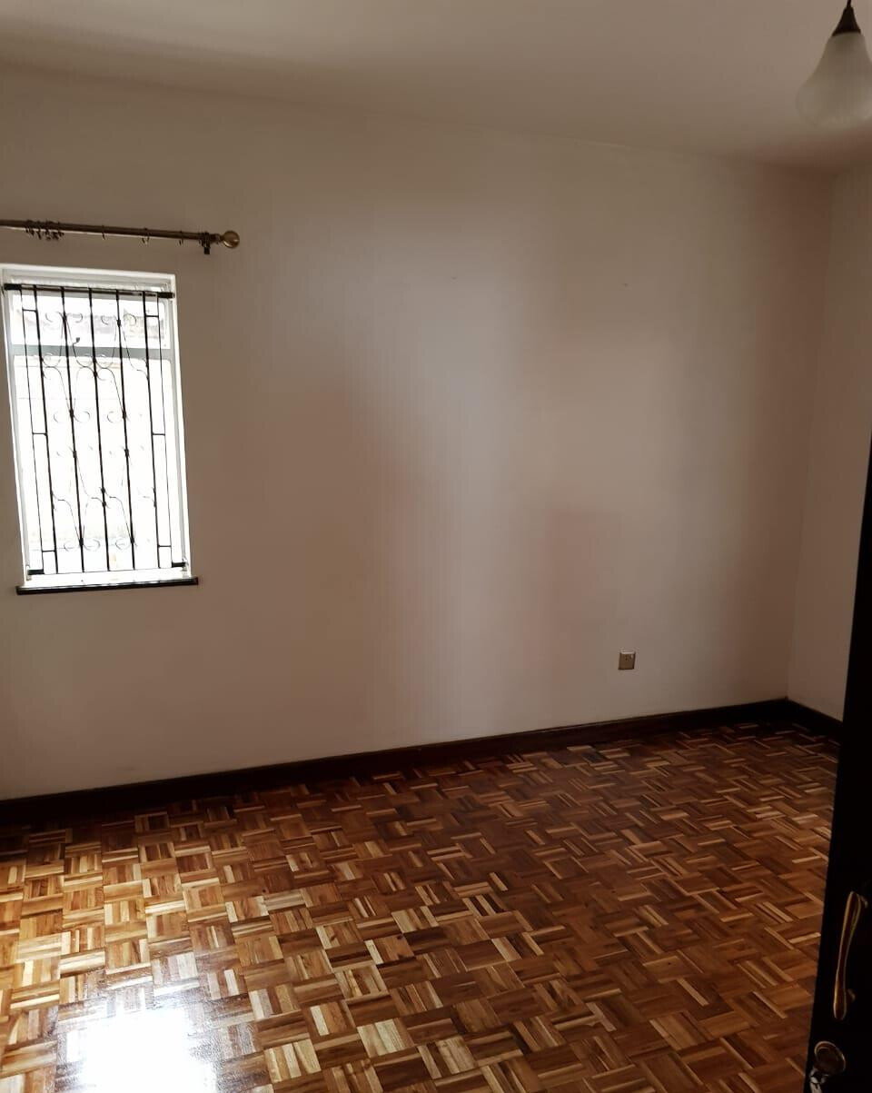 4BR Townhouse with Mature Garden & DSQ - Westlands