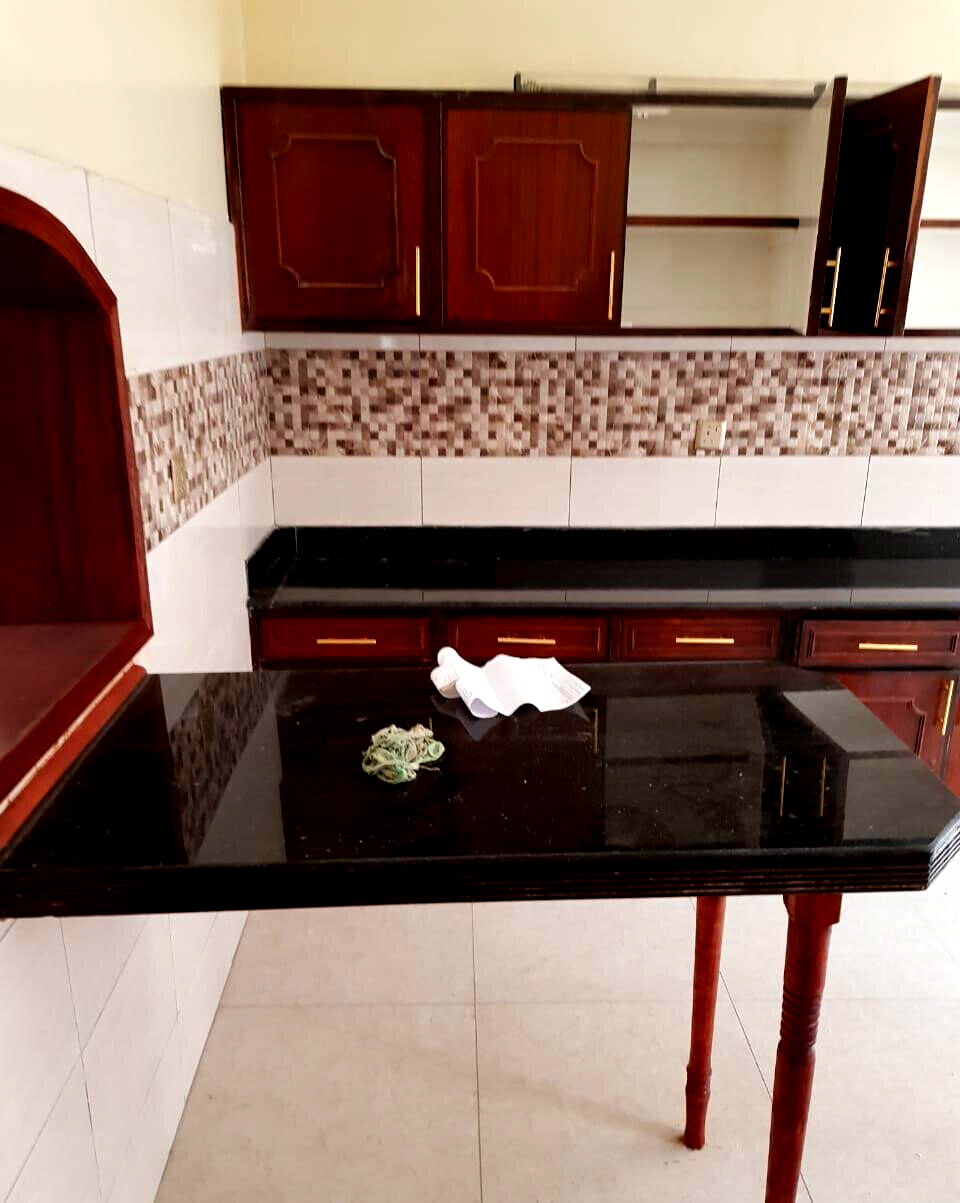 4BR Townhouse with Mature Garden & DSQ - Westlands