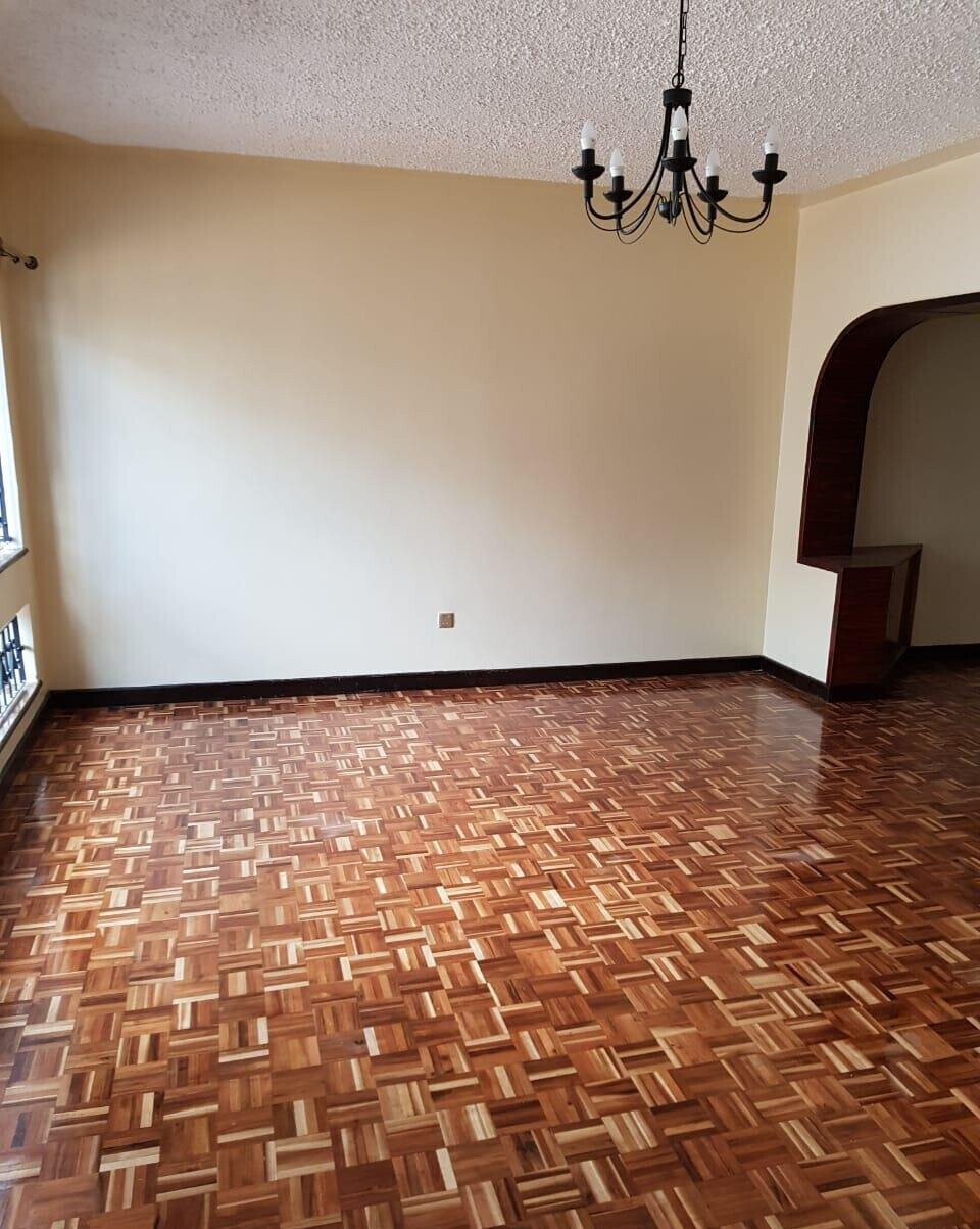 4BR Townhouse with Mature Garden & DSQ - Westlands