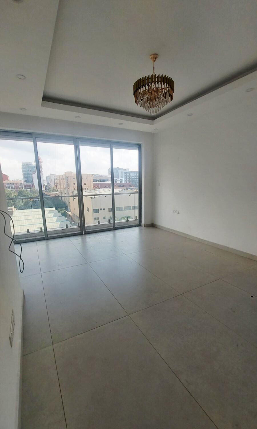 4BR Duplex with DSQ & Heated Pool - Westlands