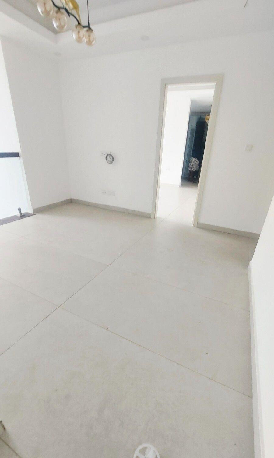 4BR Duplex with DSQ & Heated Pool - Westlands