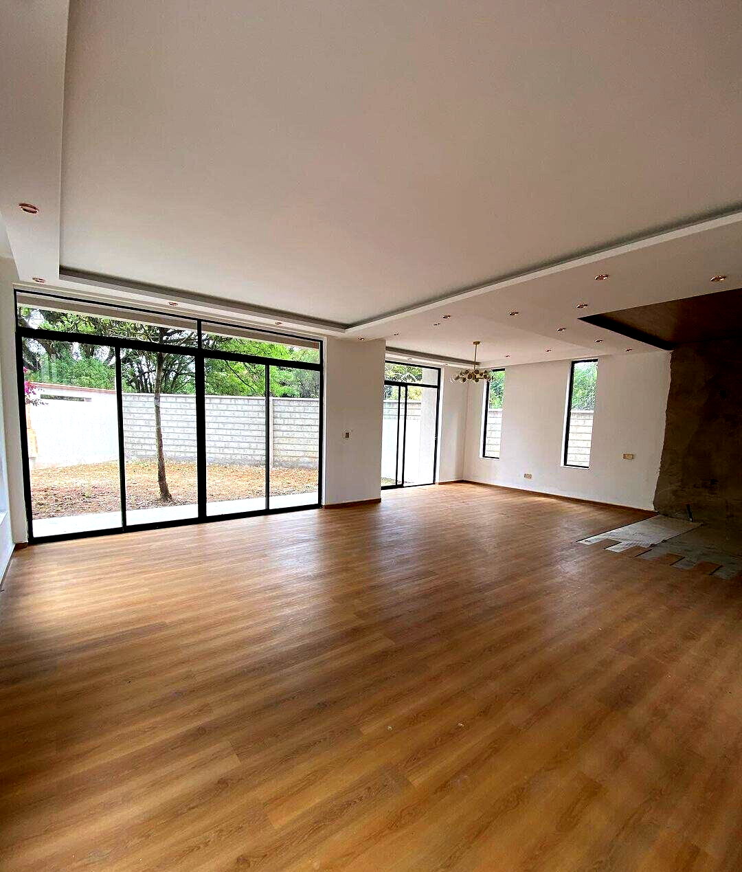 Contemporary 5-Bedroom Villa with DSQ in Lavington - Nairobi