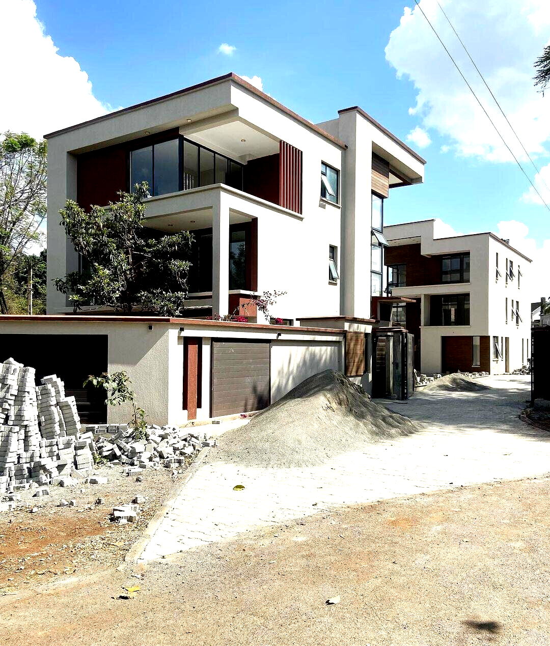 Contemporary 5-Bedroom Villa with DSQ in Lavington - Nairobi