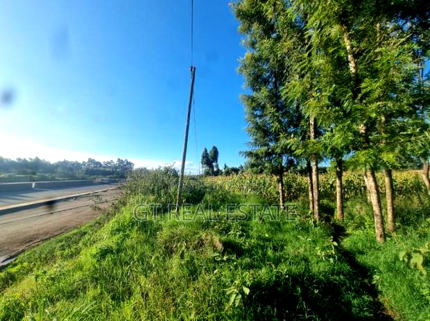 Highway Prime Plot for Sale 3/4-Acre Nakuru-Nairobi