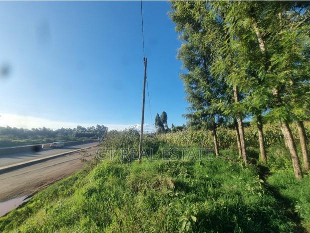 Highway Prime Plot for Sale 3/4-Acre Nakuru-Nairobi