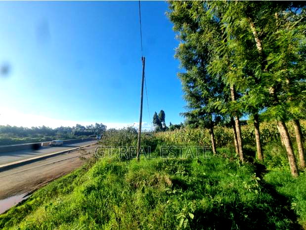 Highway Prime Plot for Sale 3/4-Acre Nakuru-Nairobi
