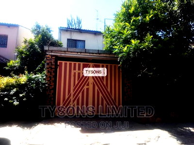 4bdrm Maisonette in Dam Estate for sale - Image 1