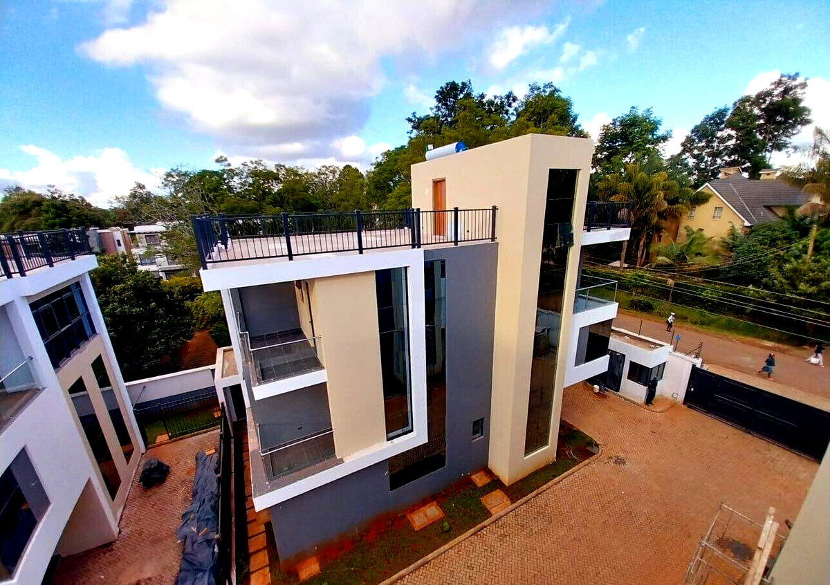 5-Ensuite Townhouse with Rooftop Terrace & DSQ - Lavington