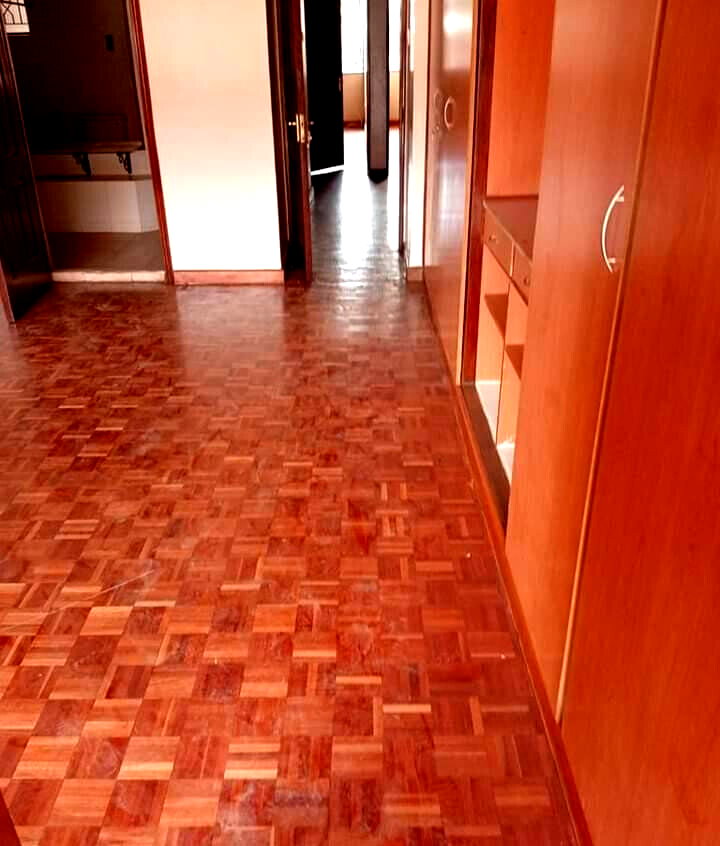 5-Ensuite Townhouse with Separate Dining & Terrace - Lavington