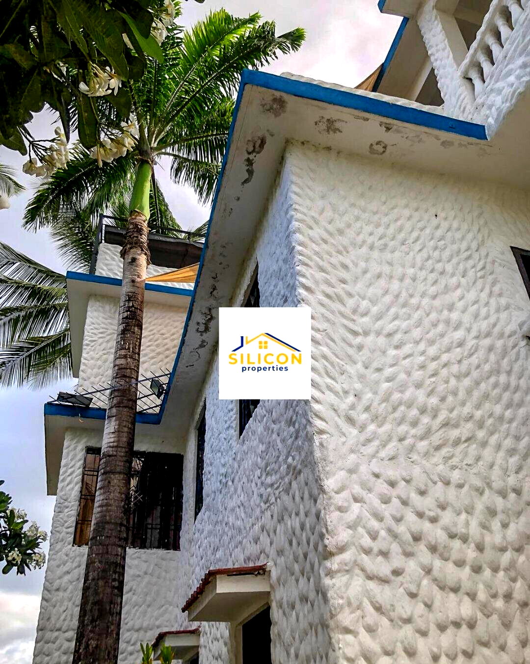 2-Acre Beachside Compound with 5BR House & Pool - Kikambala
