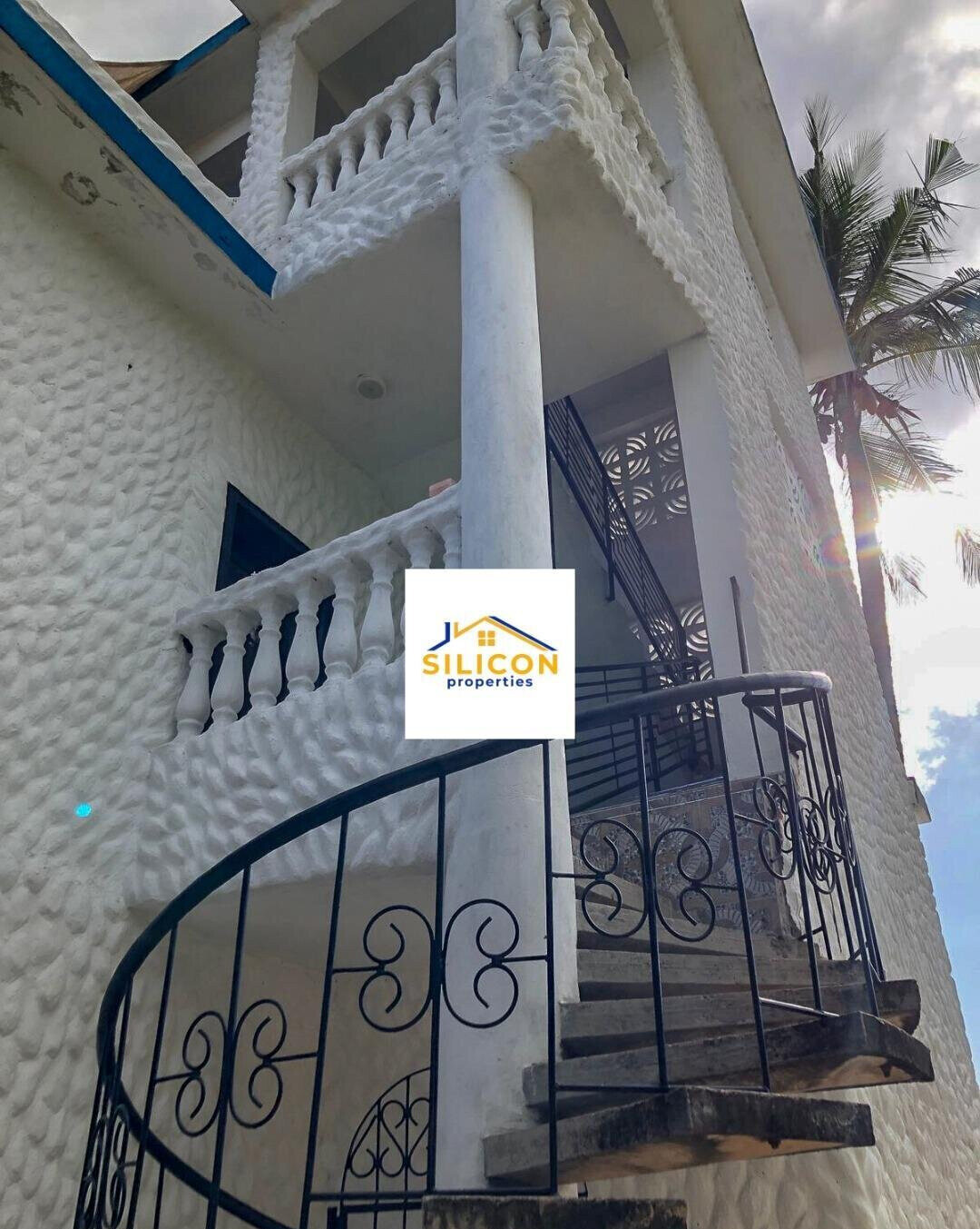 2-Acre Beachside Compound with 5BR House & Pool - Kikambala