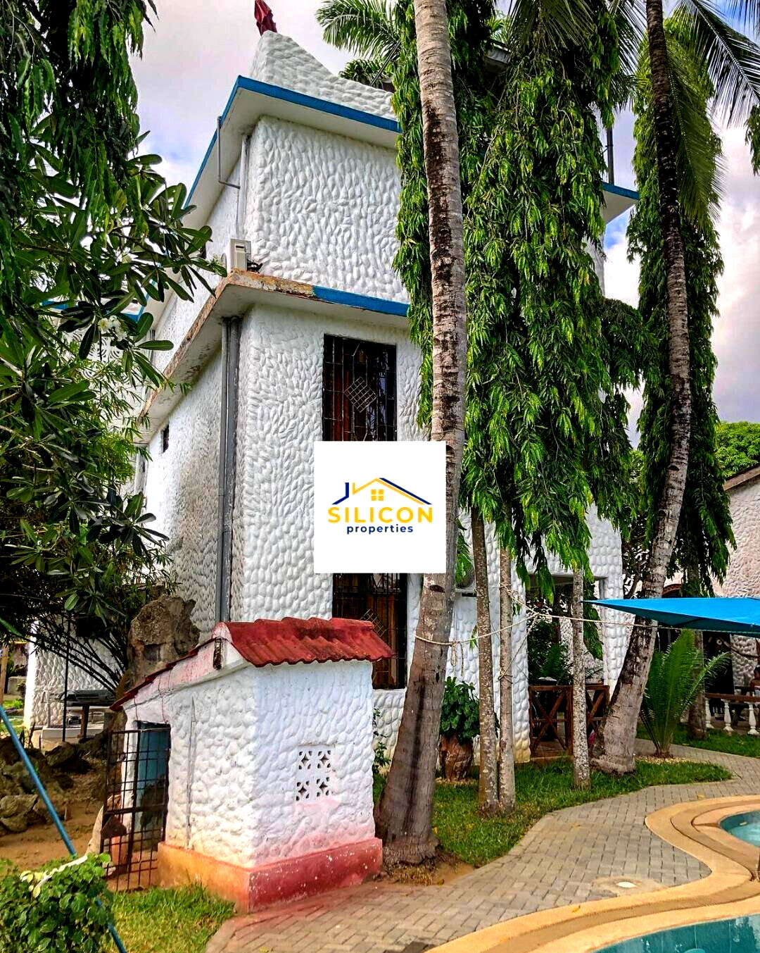 2-Acre Beachside Compound with 5BR House & Pool - Kikambala