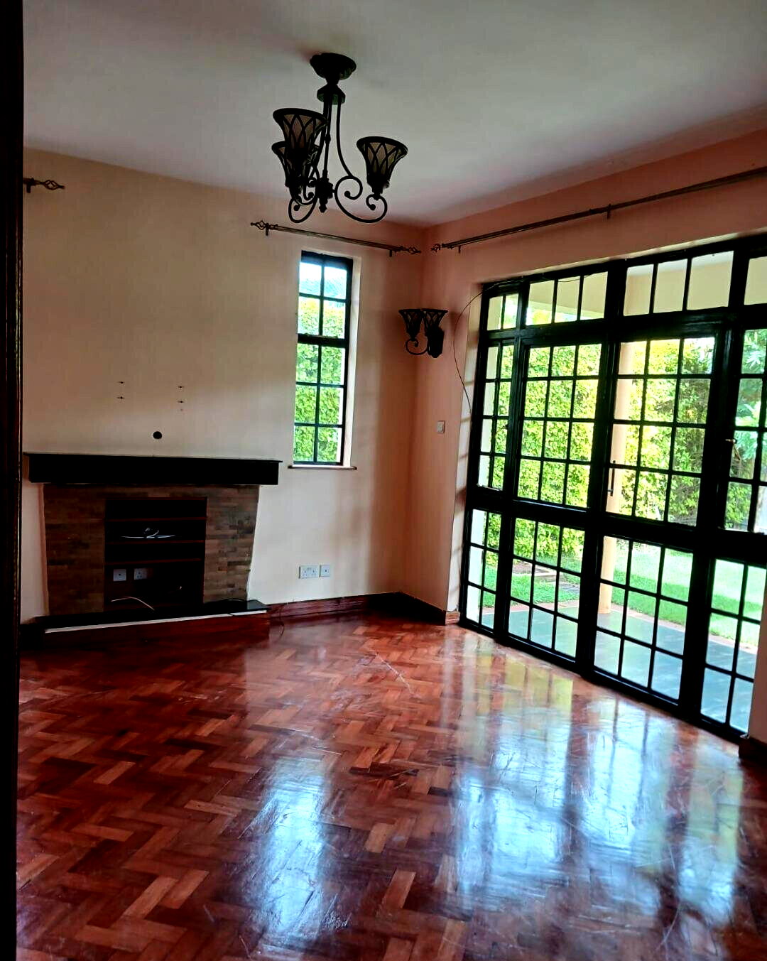 4-Ensuite Townhouse on 50x100 in Loresho Ridge - KES 45M