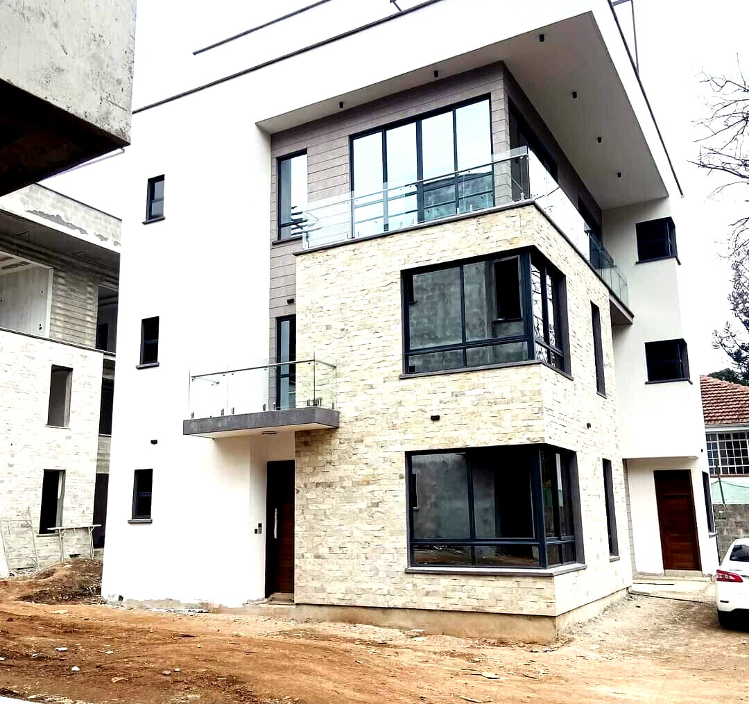 4-Ensuite Villa with Rooftop Terrace & DSQ – Lavington