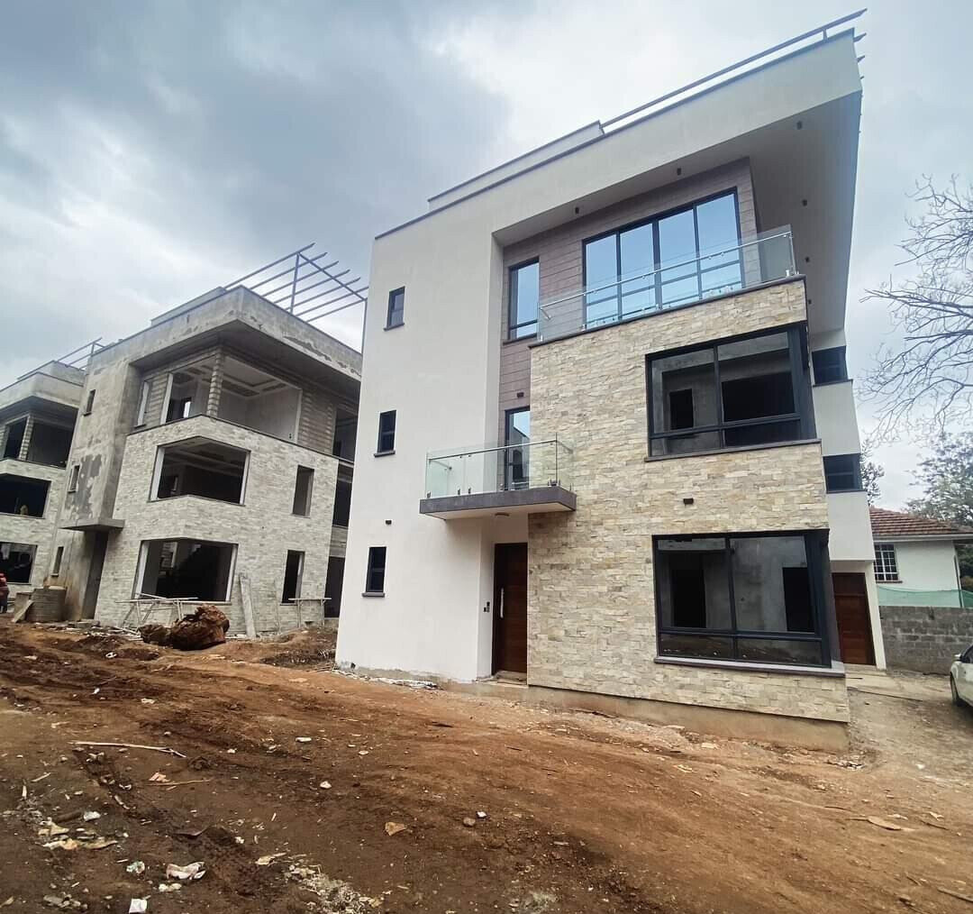 4-Ensuite Villa with Rooftop Terrace & DSQ – Lavington