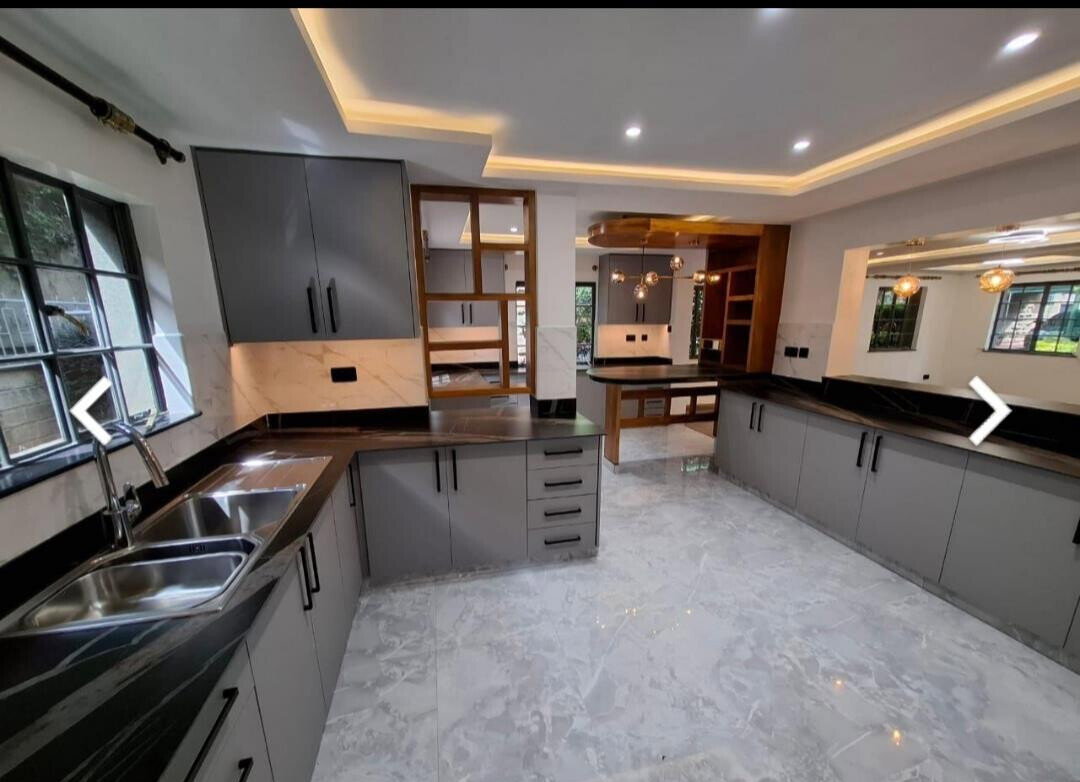 4BR Townhouse with 2 DSQs & Landscaped Gardens - Kileleshwa