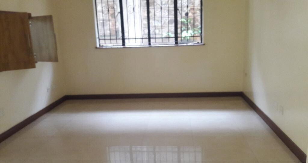 4-Ensuite Townhouse with DSQ & TV Room - Grevillea Grove, Westlands