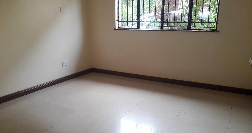 4-Ensuite Townhouse with DSQ & TV Room - Grevillea Grove, Westlands