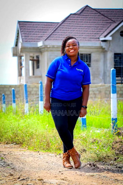 100m Off Katani Rd Tarmac - Image 4