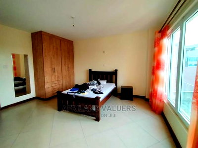4bdrm Apartment in Parklands Square for Sale - Image 8