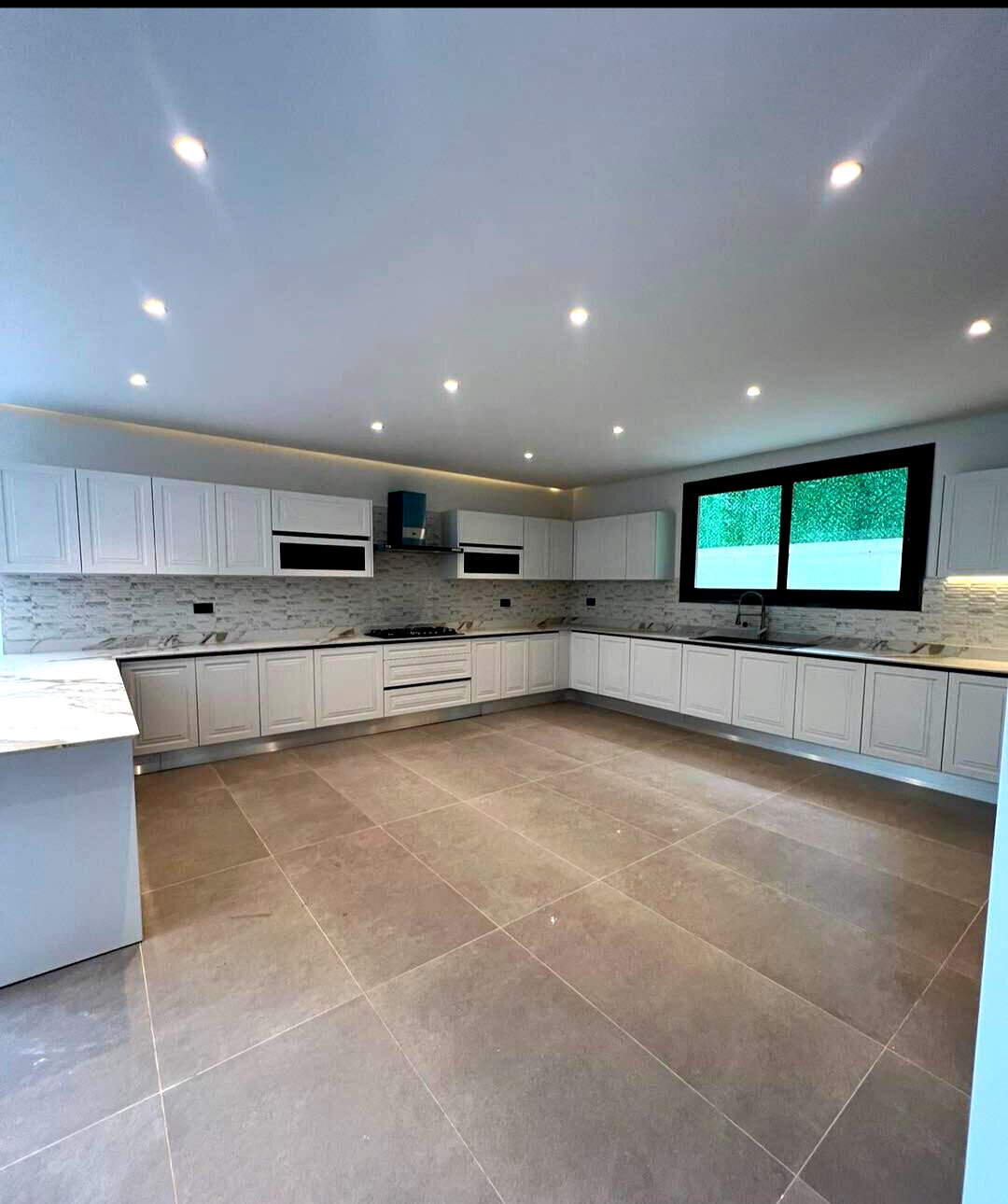 New 5-Bed Townhouse with Private Garden & Backup Generator - Lavington