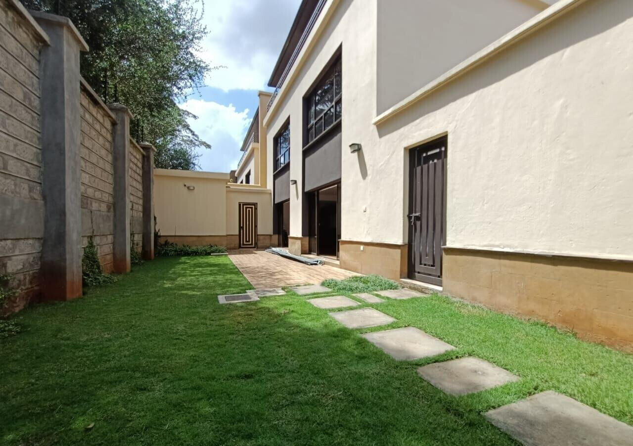 Kaputei Gardens 4BR Townhouse with Study & Solar - Lavington