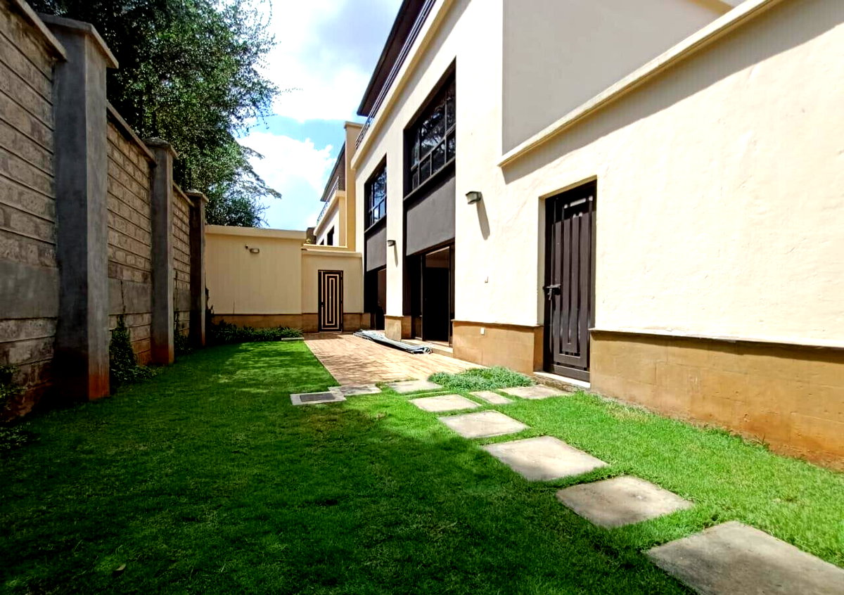 Kaputei Gardens 4BR Townhouse with Study & Solar - Lavington