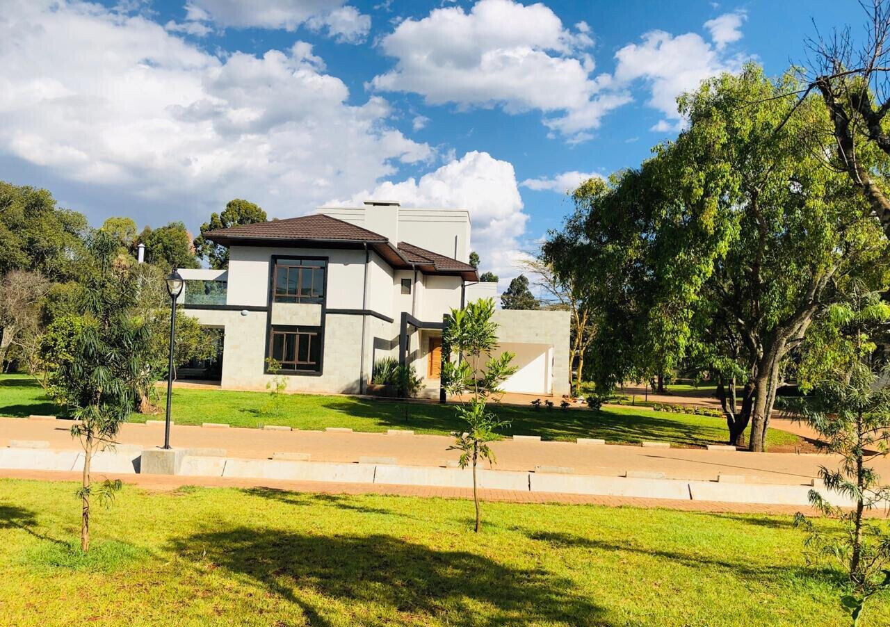 5-Ensuite Villa with Forest Views & Clubhouse – Karen
