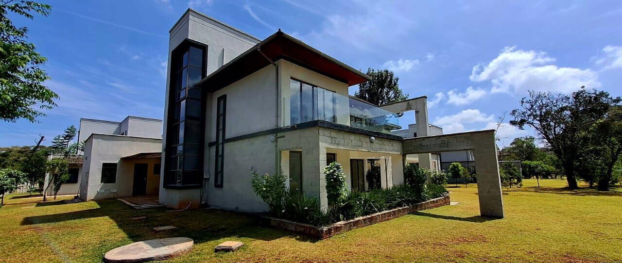 5-Ensuite Villa with Forest Views & Clubhouse – Karen