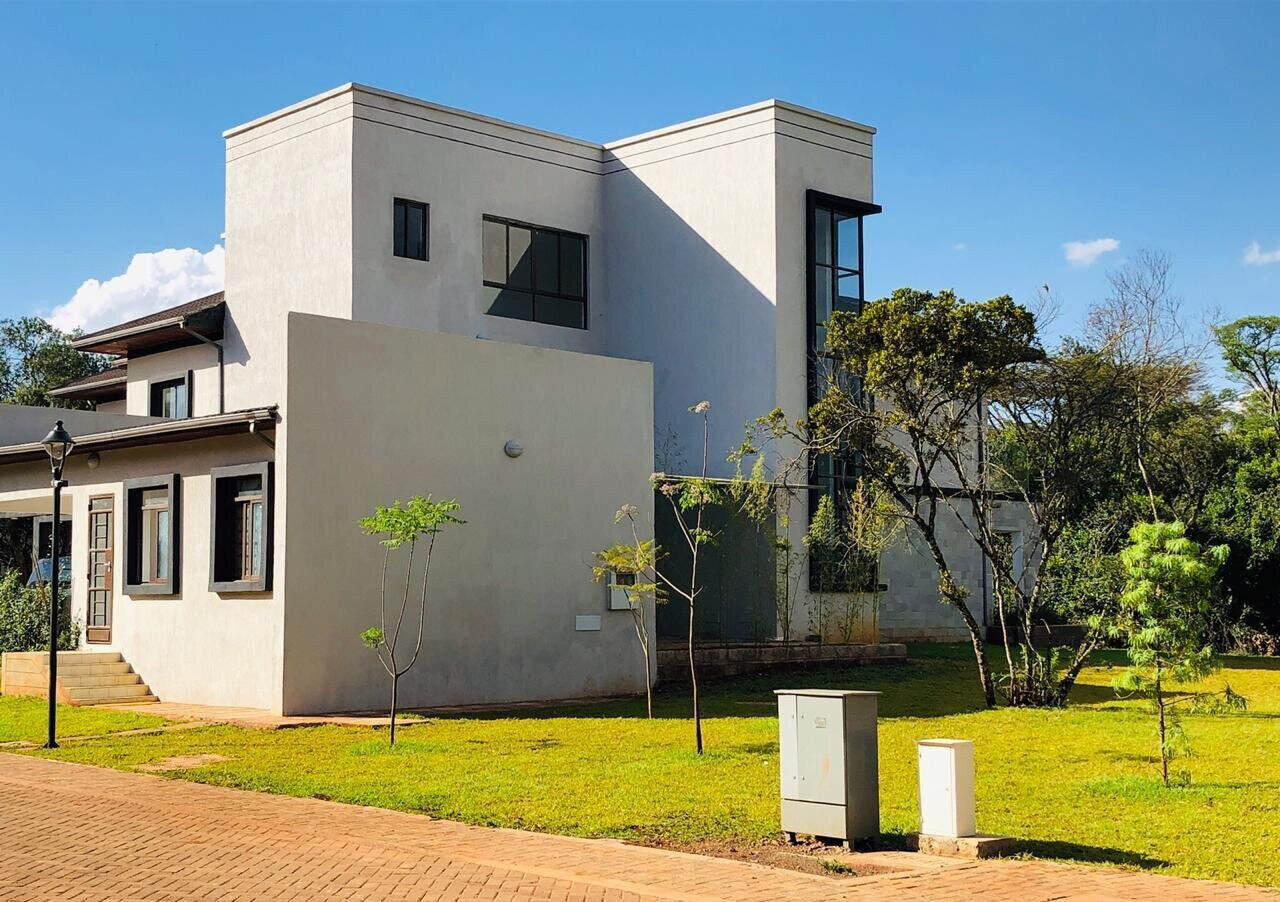 5-Ensuite Villa with Forest Views & Clubhouse – Karen