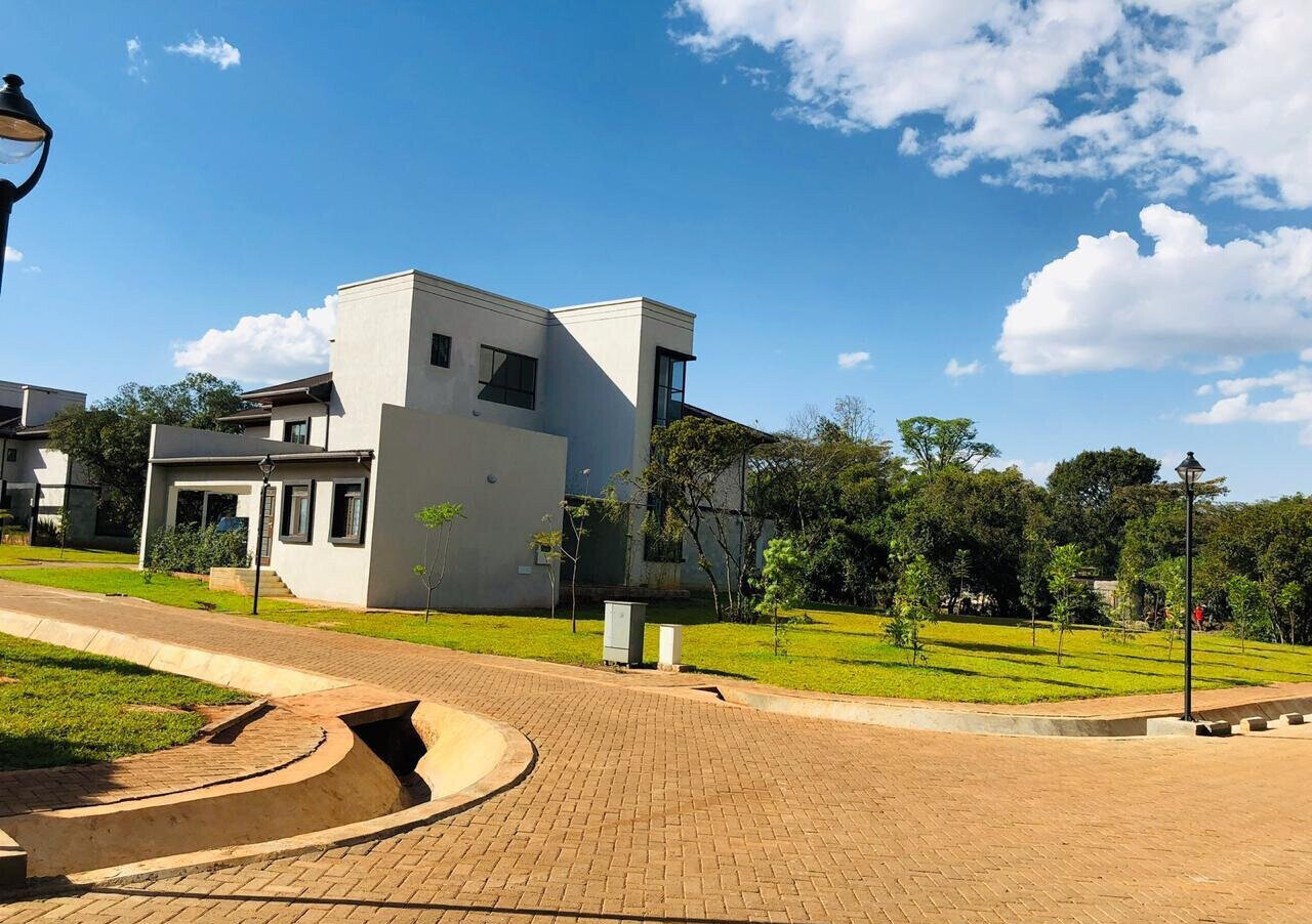 5-Ensuite Villa with Forest Views & Clubhouse – Karen