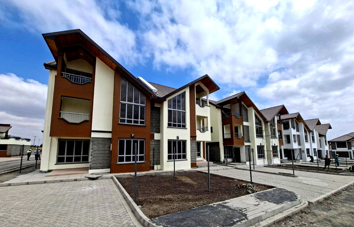 4BR All-Ensuite Townhouse with Rooftop Gazebo & DSQ - Kitengela