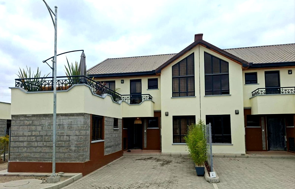 4BR All-Ensuite Townhouse with Rooftop Gazebo & DSQ - Kitengela