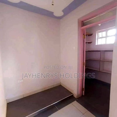 5bdrm House in Membley Estate for sale - Image 5