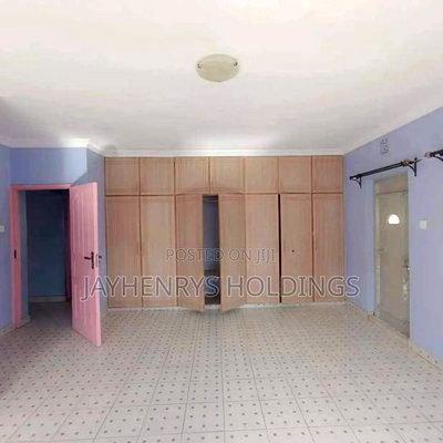 5bdrm House in Membley Estate for sale - Image 8