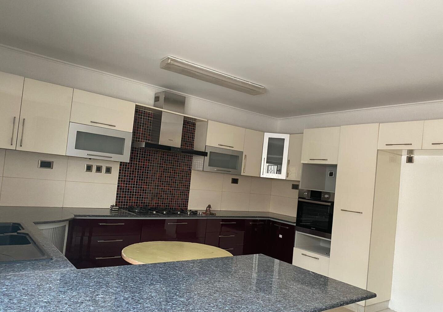 Refurbished 5BR Townhouse with DSQ & Private Garden - Spring Valley